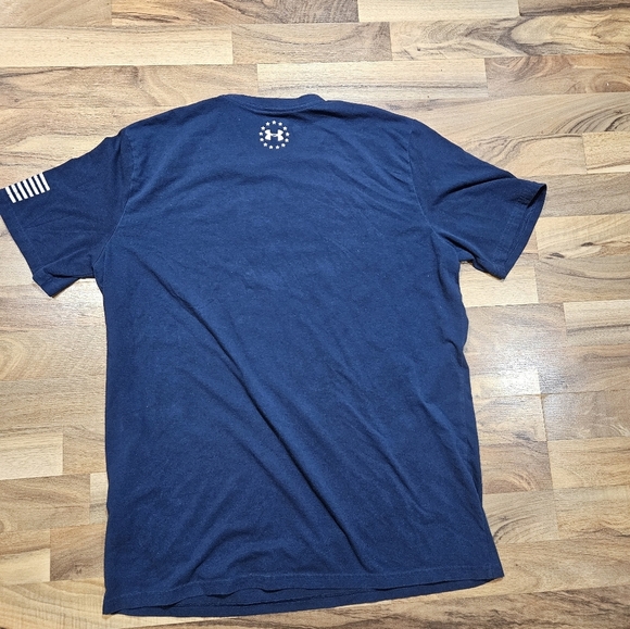 Under Armour HeatGear Tactical Shirt Large Navy USA Flag Circle Stars Logo Tee - Picture 7 of 7